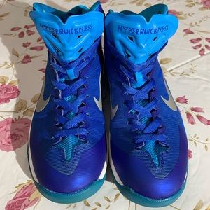 Nike Hyperquickness Basketball Shoes Children Kids Youth Size 5Y. 622759-400